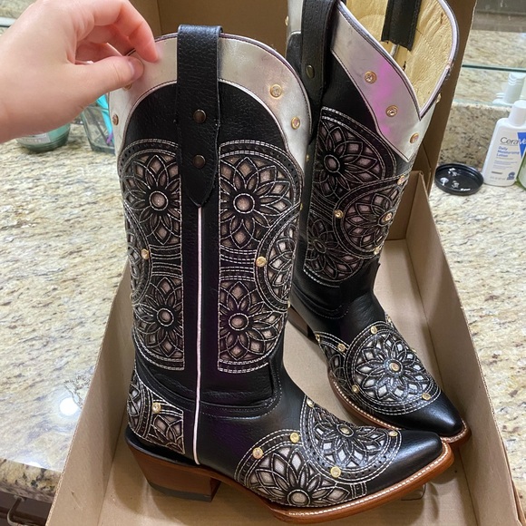 Black Cowboy Boots ! 🖤 - Picture 5 of 5